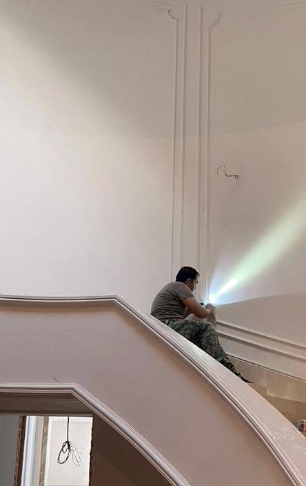 Монтаж молдингов