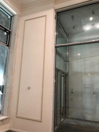 Монтаж профильных молдингов и потолочных карнизов в ЖК «Серебряный фонтан» — завод «ЭКОЛЕПНИНА»