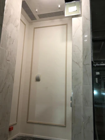 Монтаж гипсовых молдингов в парадной ЖК «Серебряный фонтан», корпус 2 — завод «ЭКОЛЕПНИНА»