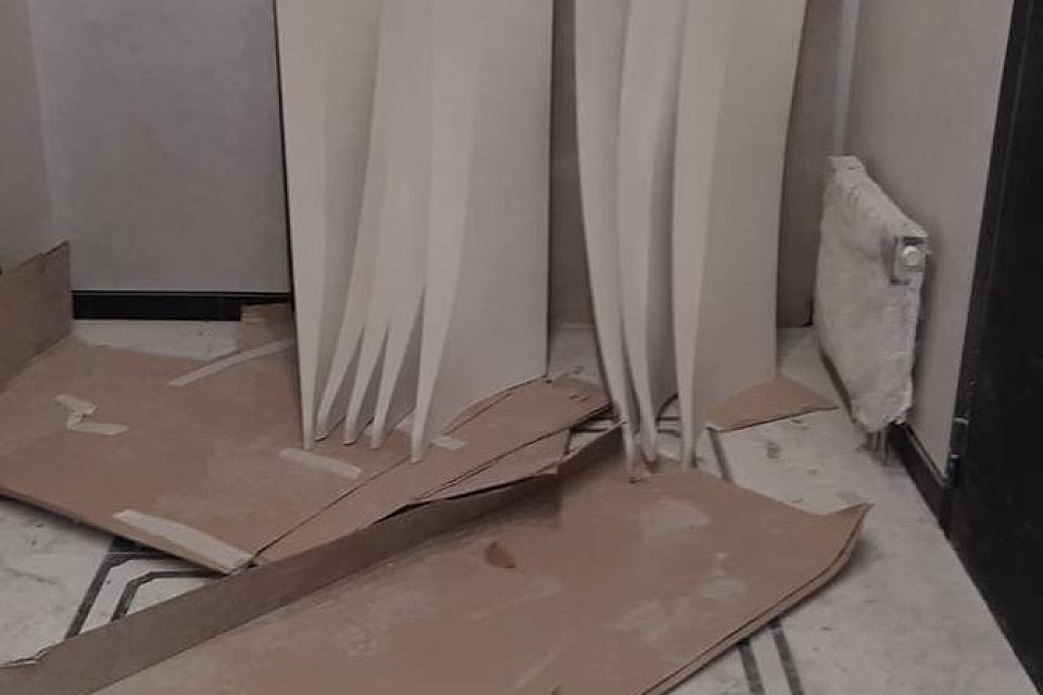 Монтаж рельефных гипсовых 3D панелей в ЖК «Серебряный фонтан» — завод «ЭКОЛЕПНИНА»